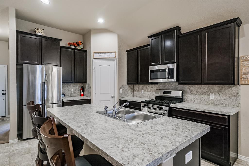 3415 Hughes Meadow Way, Richmond, Texas image 6