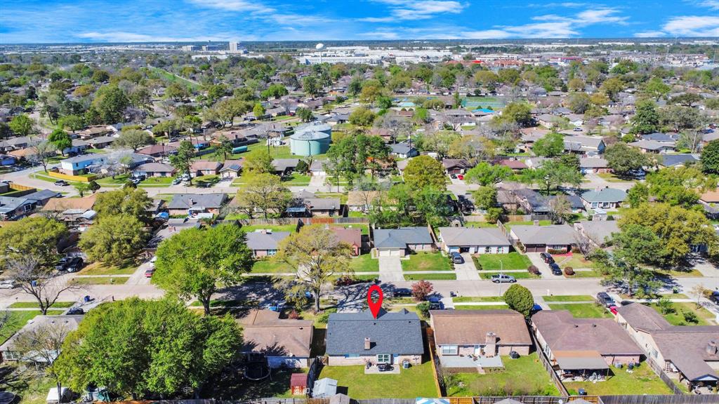 7631 Winkle Wood Lane, Houston, Texas image 28