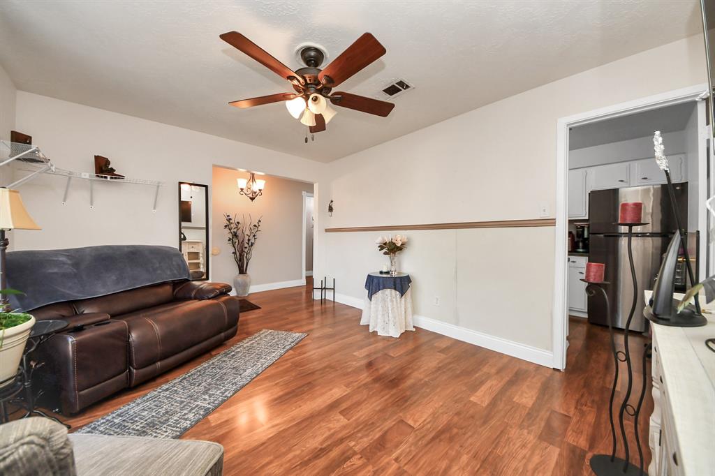 7631 Winkle Wood Lane, Houston, Texas image 18