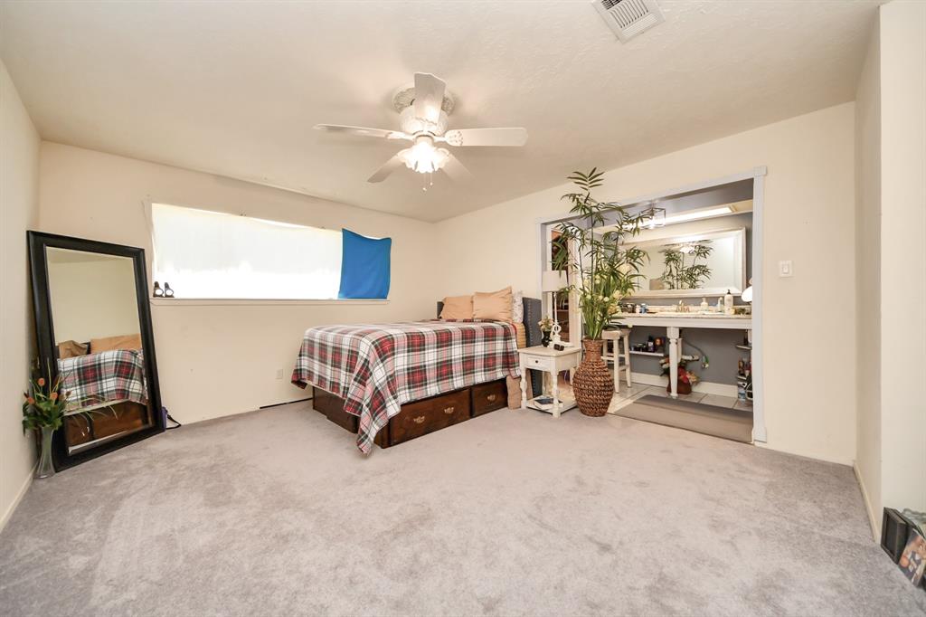 7631 Winkle Wood Lane, Houston, Texas image 9