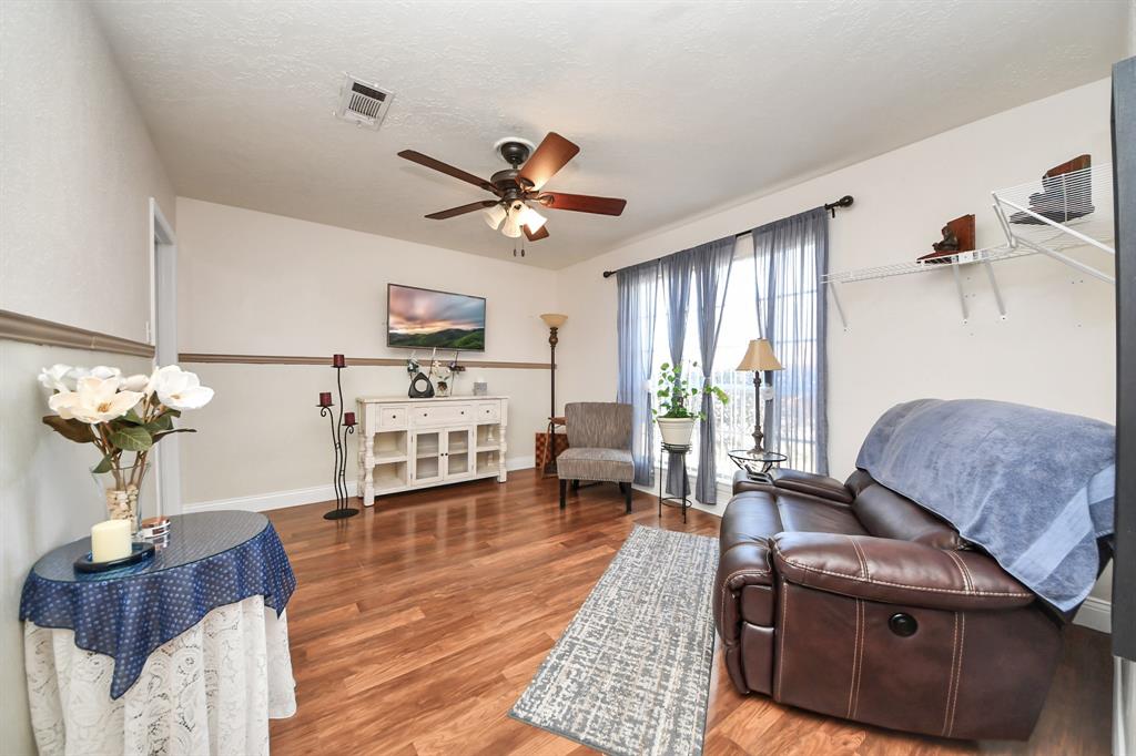 7631 Winkle Wood Lane, Houston, Texas image 17