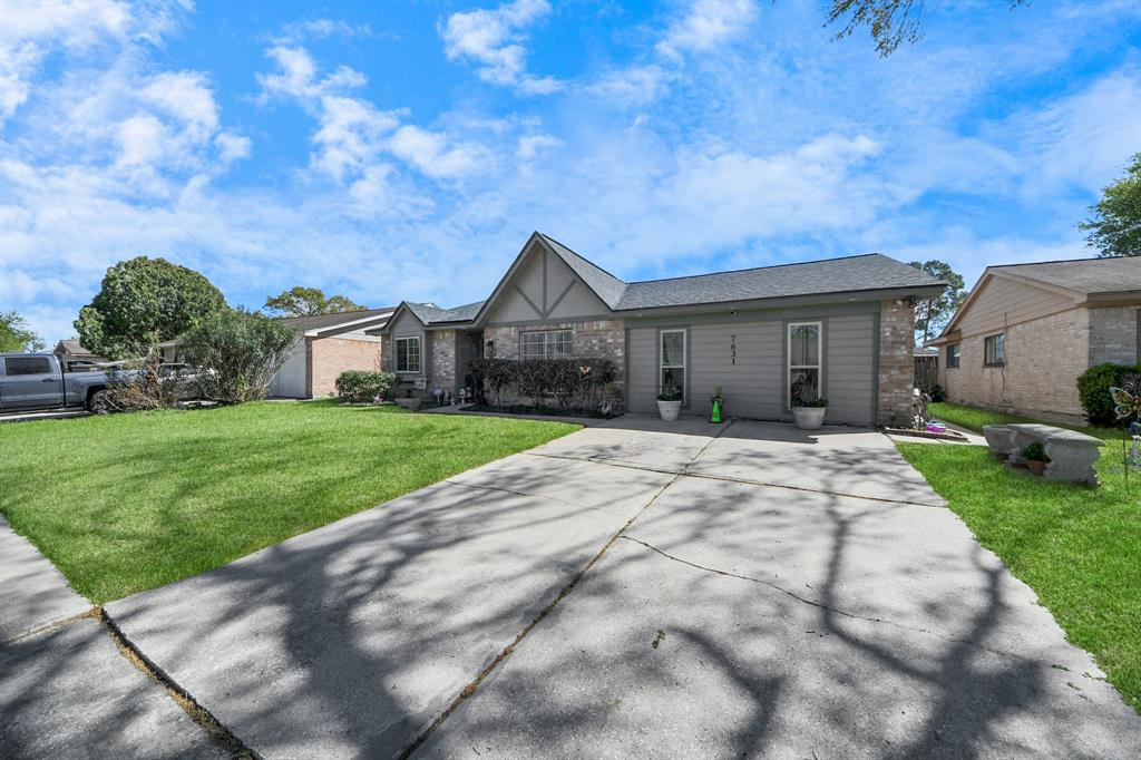 7631 Winkle Wood Lane, Houston, Texas image 26