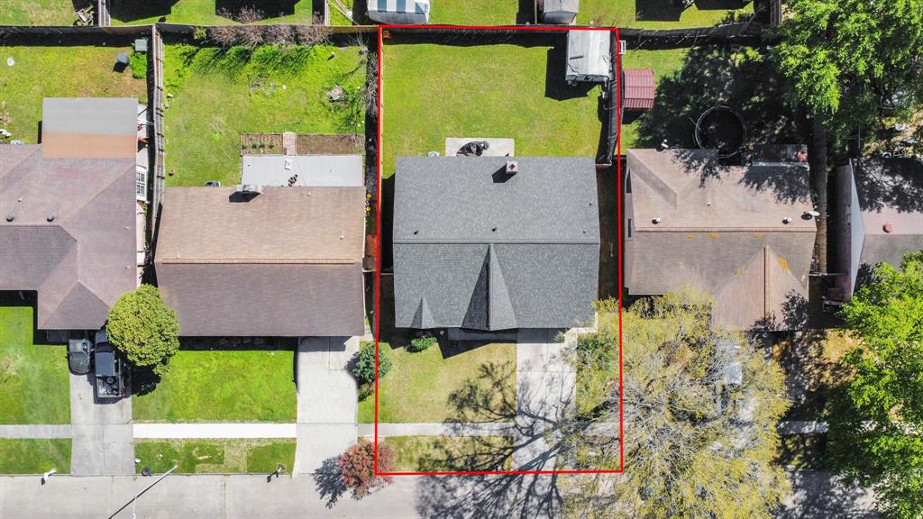 7631 Winkle Wood Lane, Houston, Texas image 25