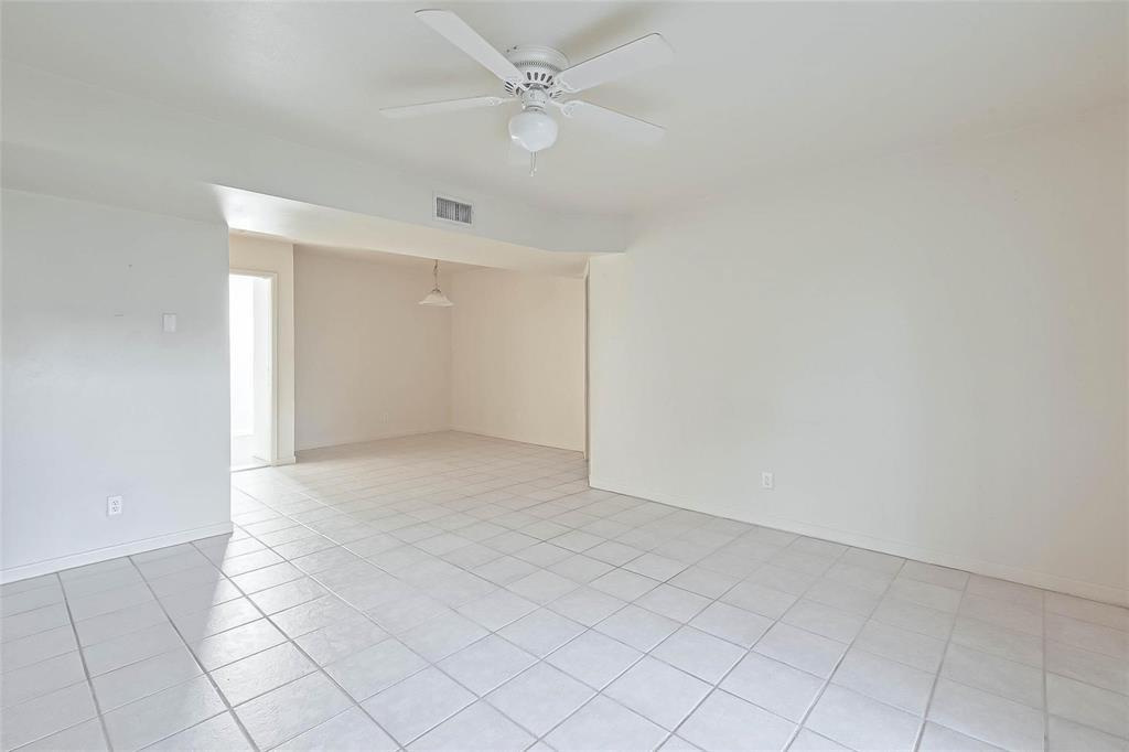 3045 Walnut Bend Lane #27, Houston, Texas image 7