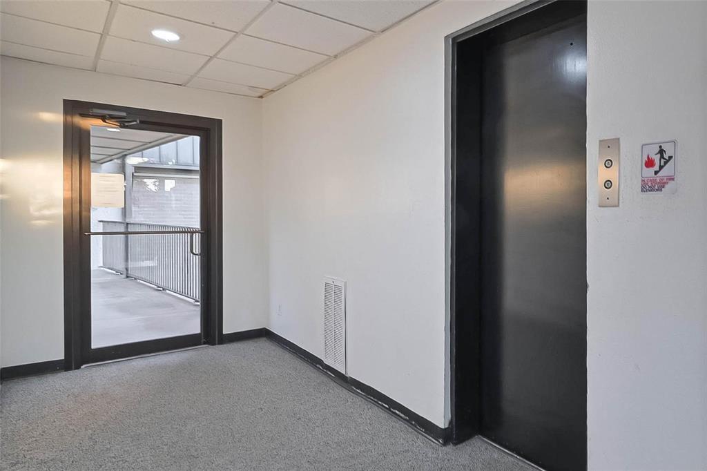 3045 Walnut Bend Lane #27, Houston, Texas image 4
