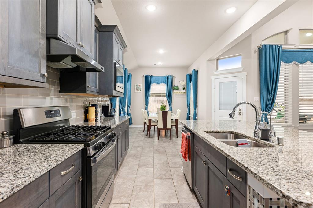 6934 Hunters Trace Ln Ln, Baytown, Texas image 12