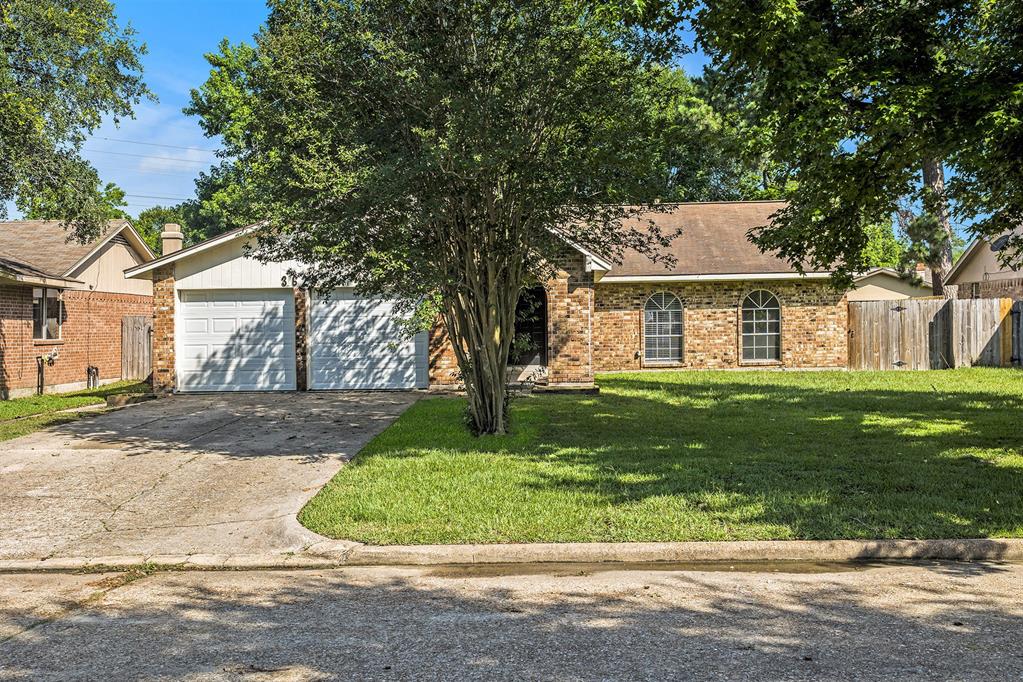 3627 Wintergreen Drive, Humble, Texas image 1