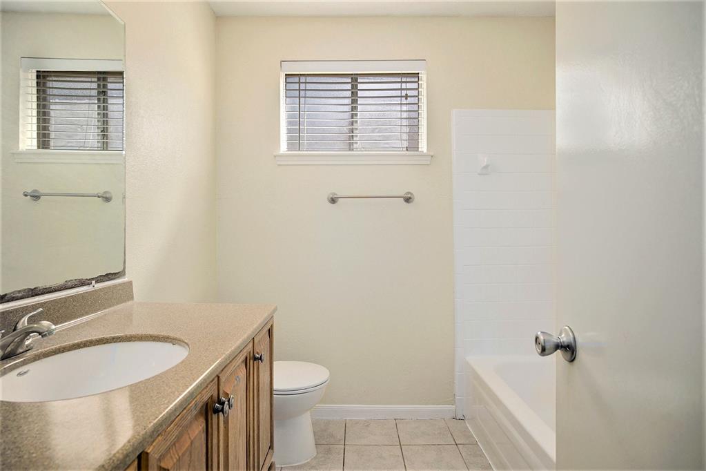 3627 Wintergreen Drive, Humble, Texas image 15
