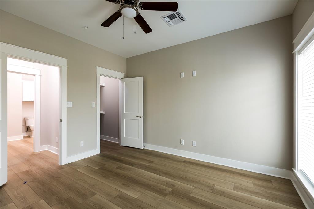 12 Evia Main Unit 2202 Street 2202