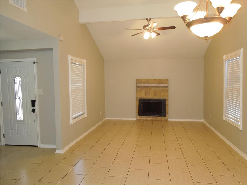10730 Lakewood Oaks Drive, Sugar Land, Texas image 2