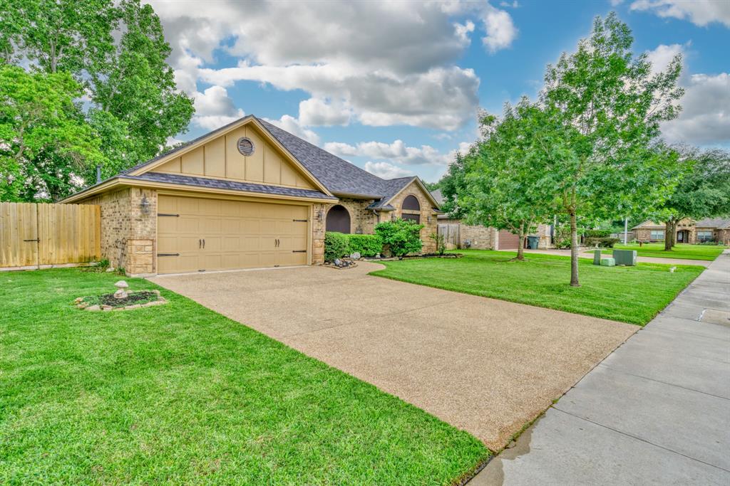 2703 Wood Court, Bryan, Texas image 3