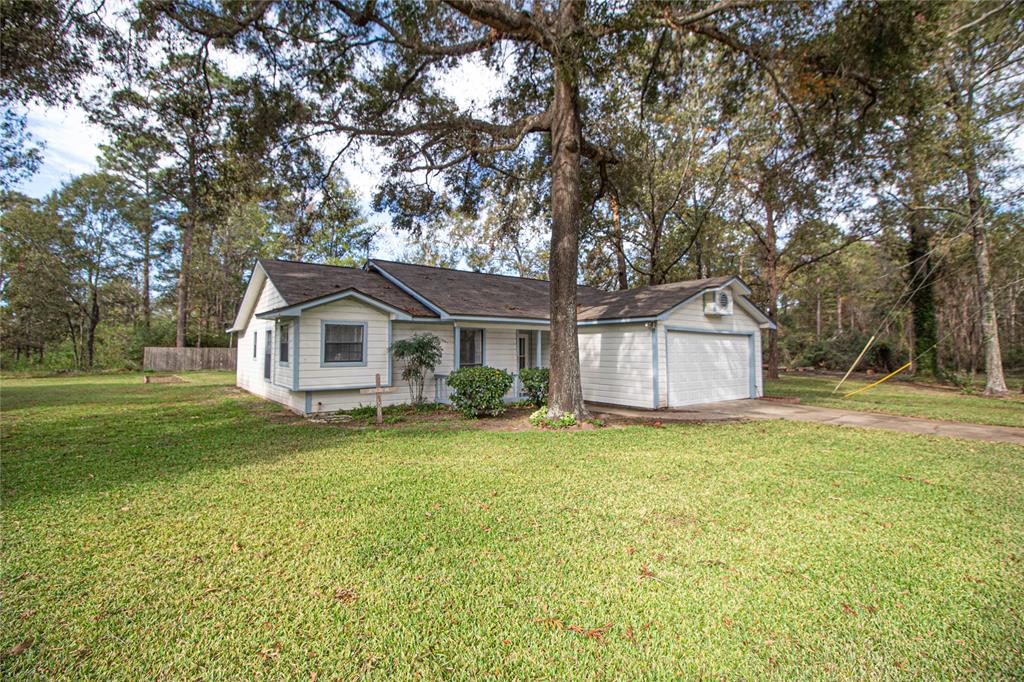 320 Bridgeview Drive, Onalaska, Texas image 1