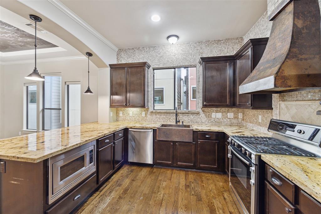 2304 Couch Street, Houston, Texas image 12