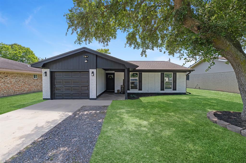 1432 W Palm Drive, Winnie, Texas image 6