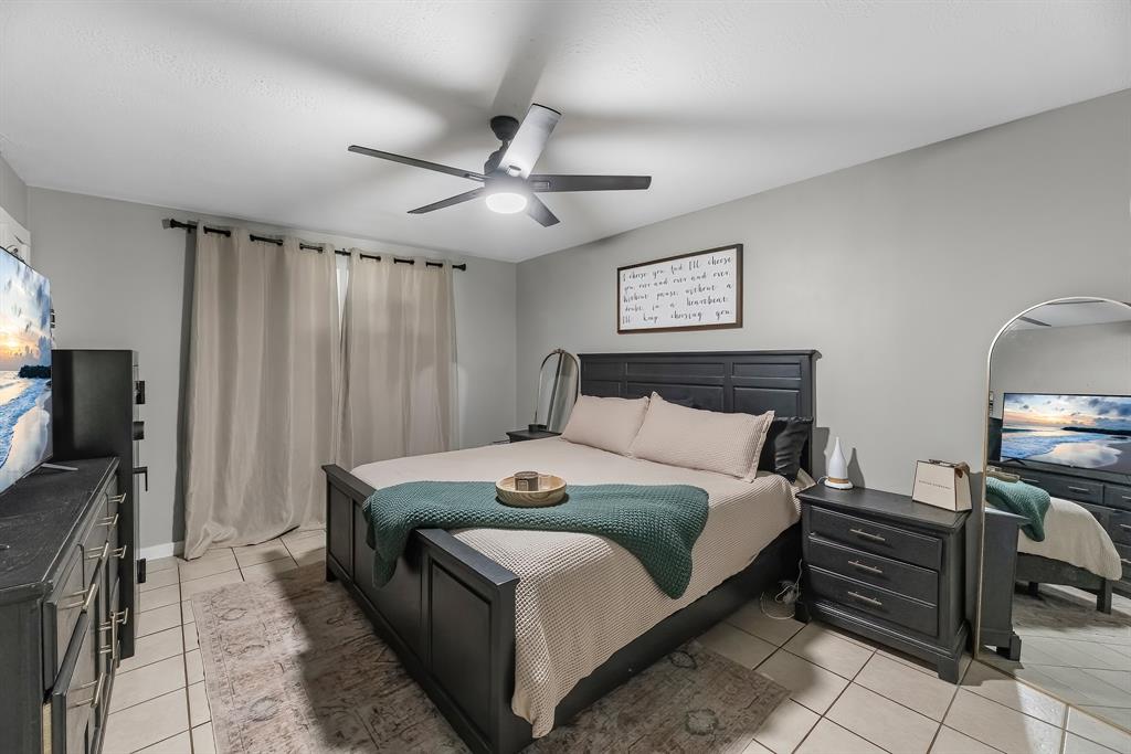 1432 W Palm Drive, Winnie, Texas image 16