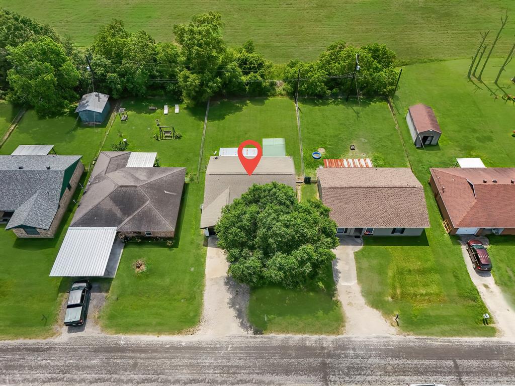 1432 W Palm Drive, Winnie, Texas image 2