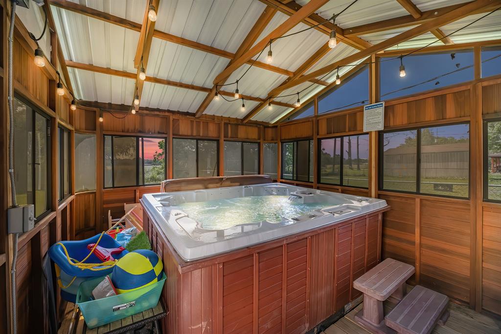 1432 W Palm Drive, Winnie, Texas image 24