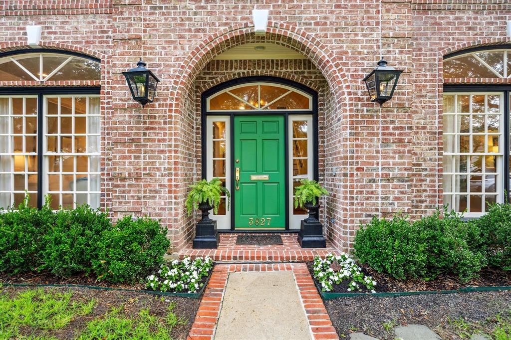 3827 Marquette Street
