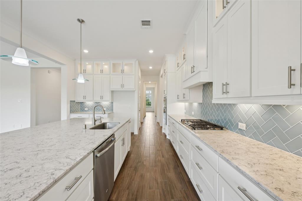 25306 Hollowgate Park Lane, Tomball, Texas image 9