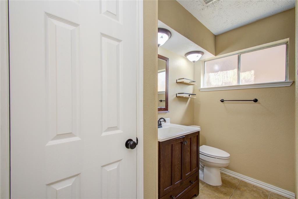 2507 Whispering Springs Drive, Spring, Texas image 18