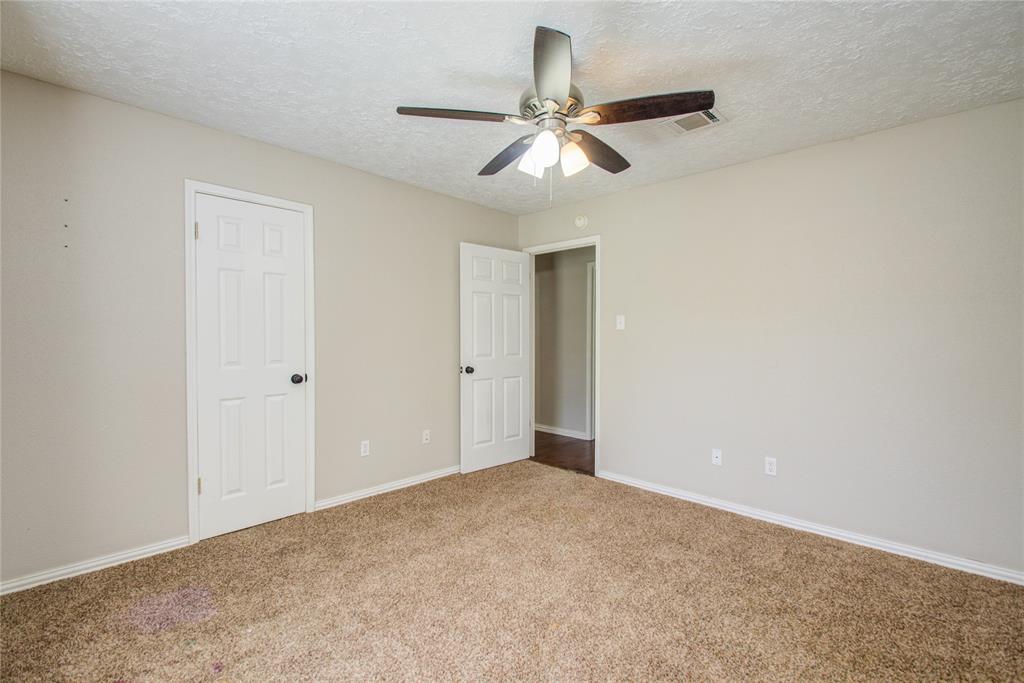 2507 Whispering Springs Drive, Spring, Texas image 17