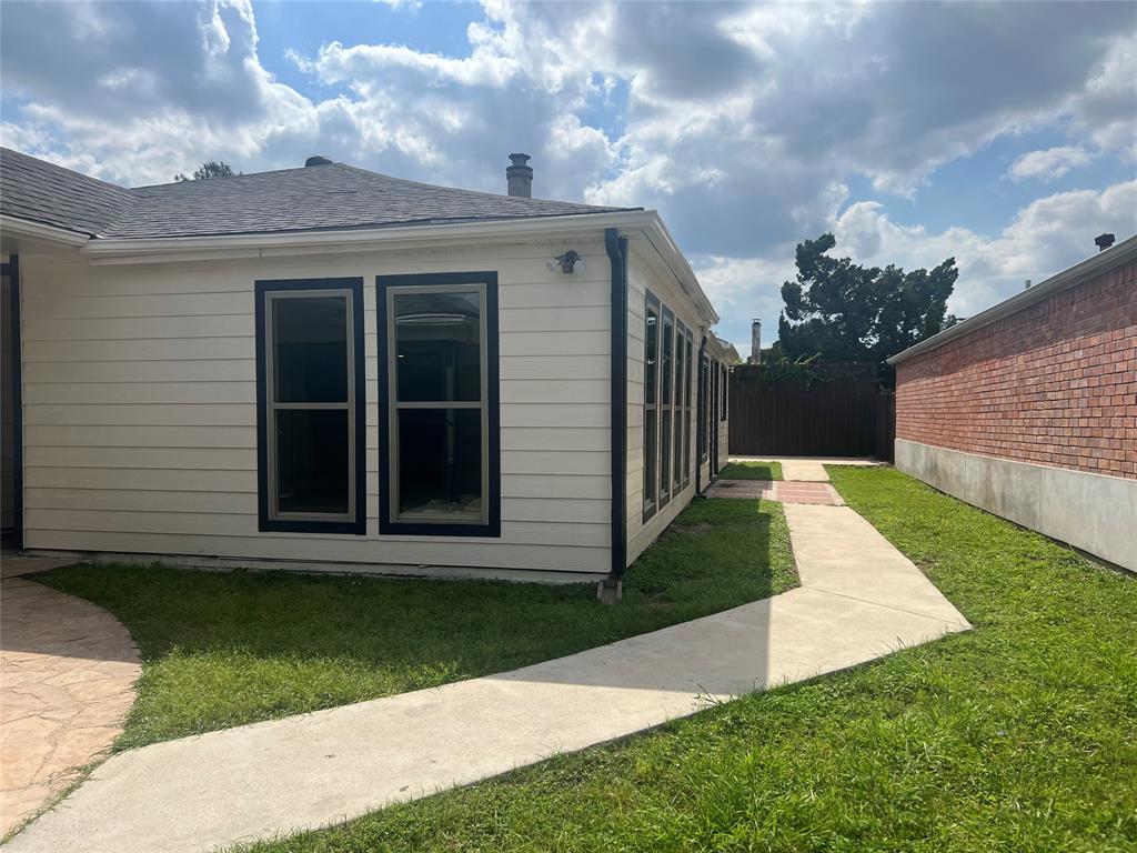 8814 Beau Monde Drive, Houston, Texas image 5