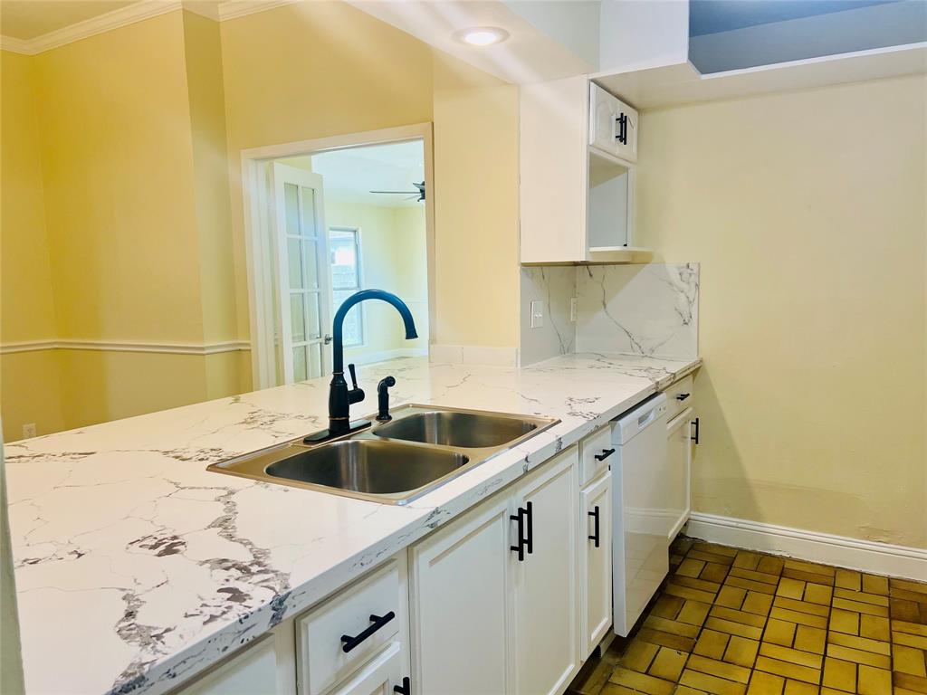 8814 Beau Monde Drive, Houston, Texas image 7