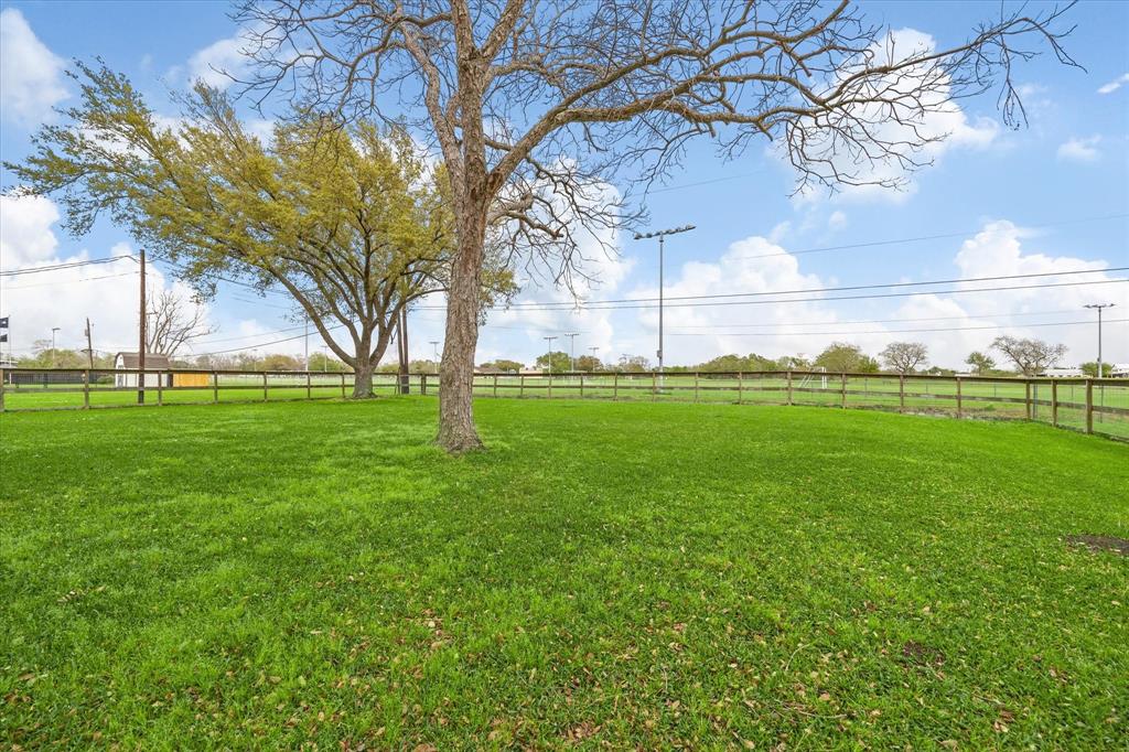 1613 Willow View Street, La Porte, Texas image 32