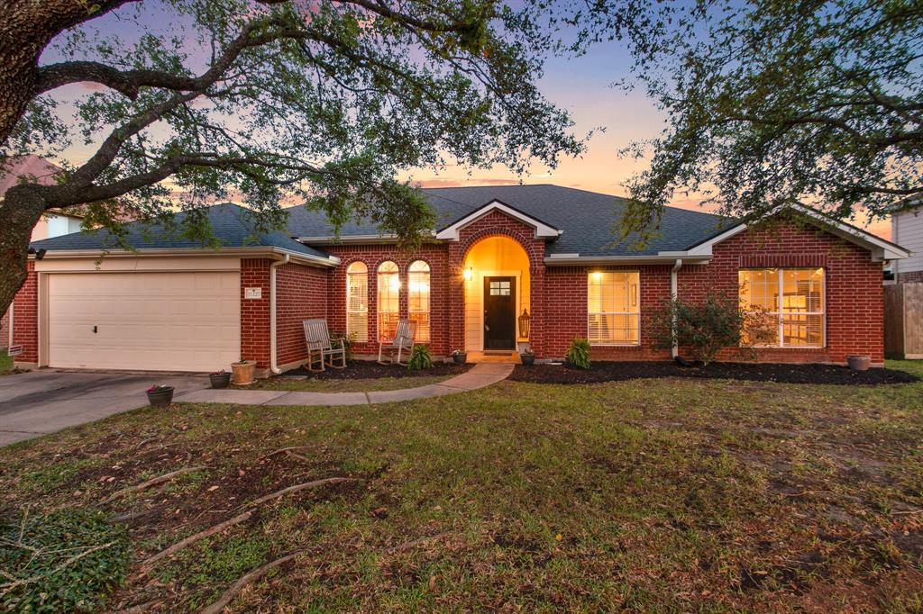 11227 S Country Club Green Drive, Tomball, Texas image 1
