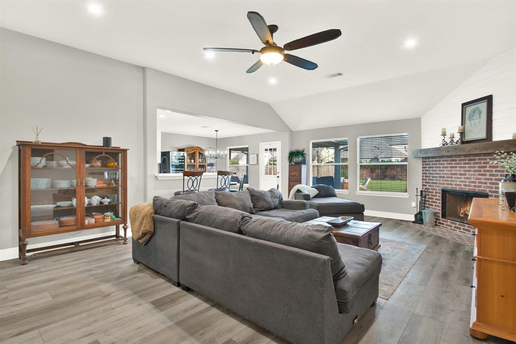 11227 S Country Club Green Drive, Tomball, Texas image 9