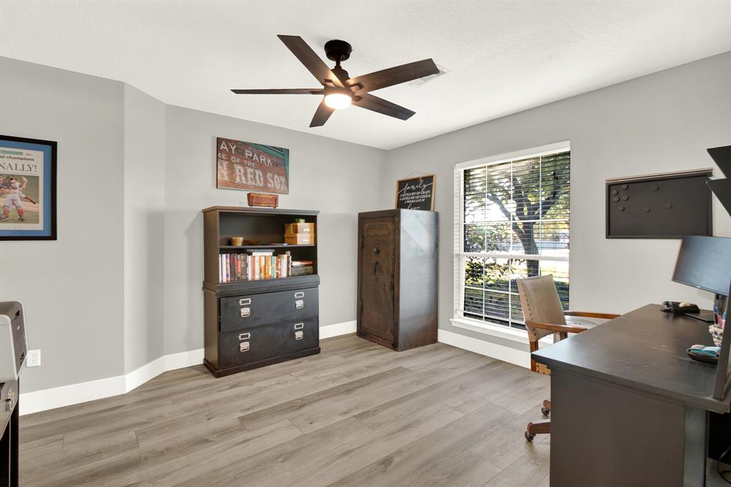 11227 S Country Club Green Drive, Tomball, Texas image 5