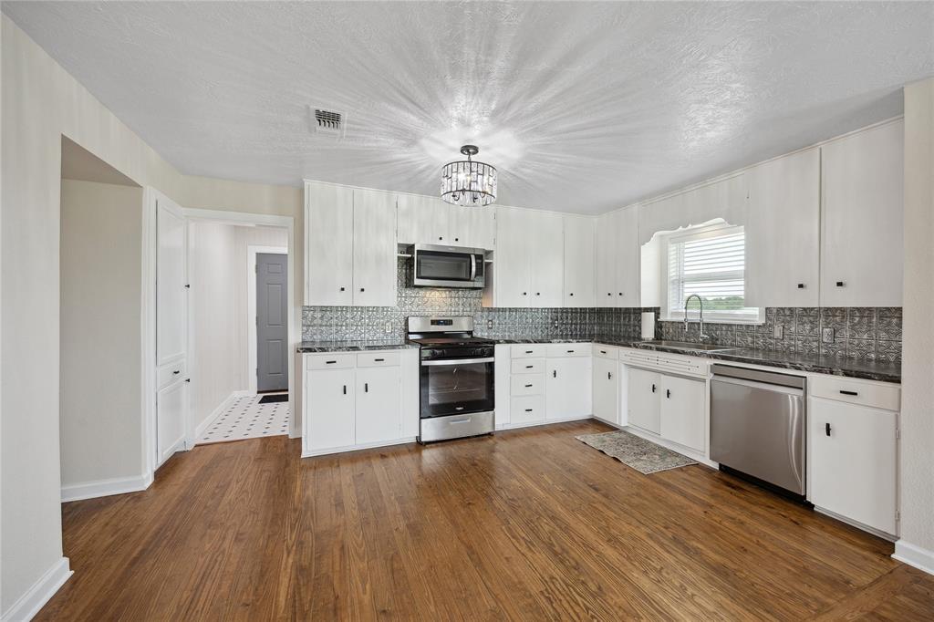 3438 Deer Road, Brenham, Texas image 10