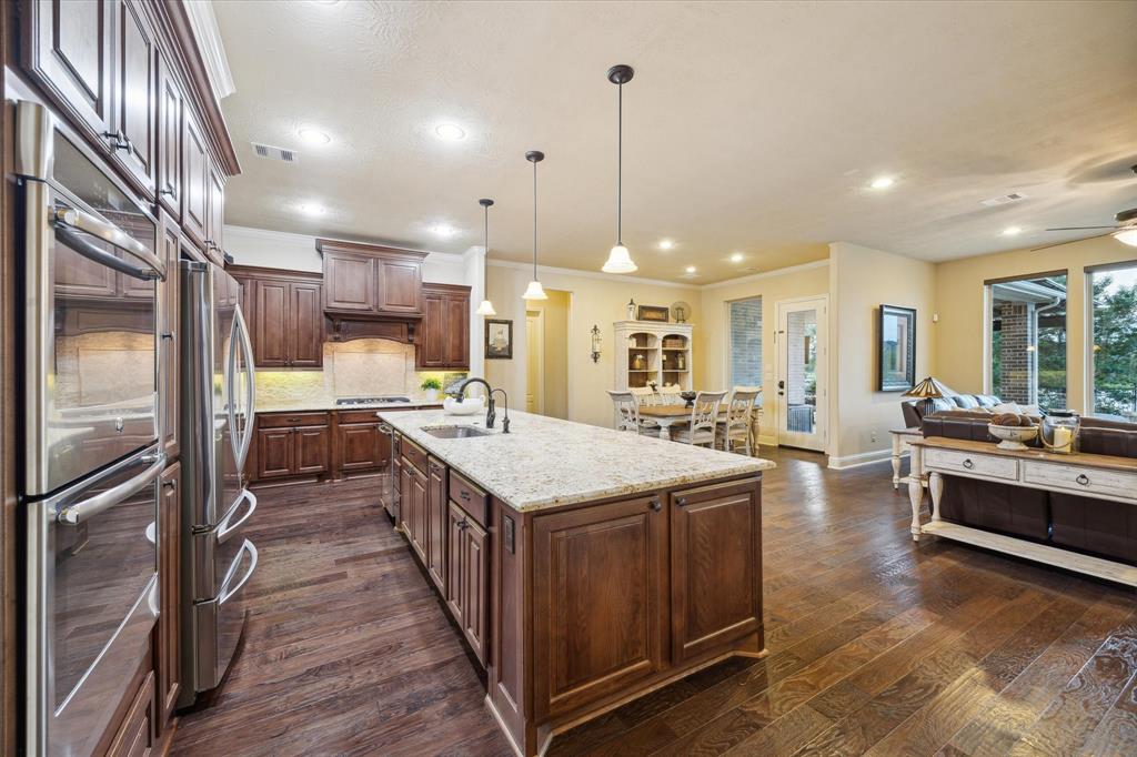 27818 Burnett Hills Lane, Fulshear, Texas image 12