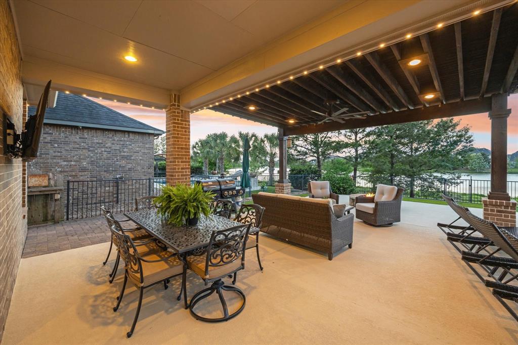 27818 Burnett Hills Lane, Fulshear, Texas image 34