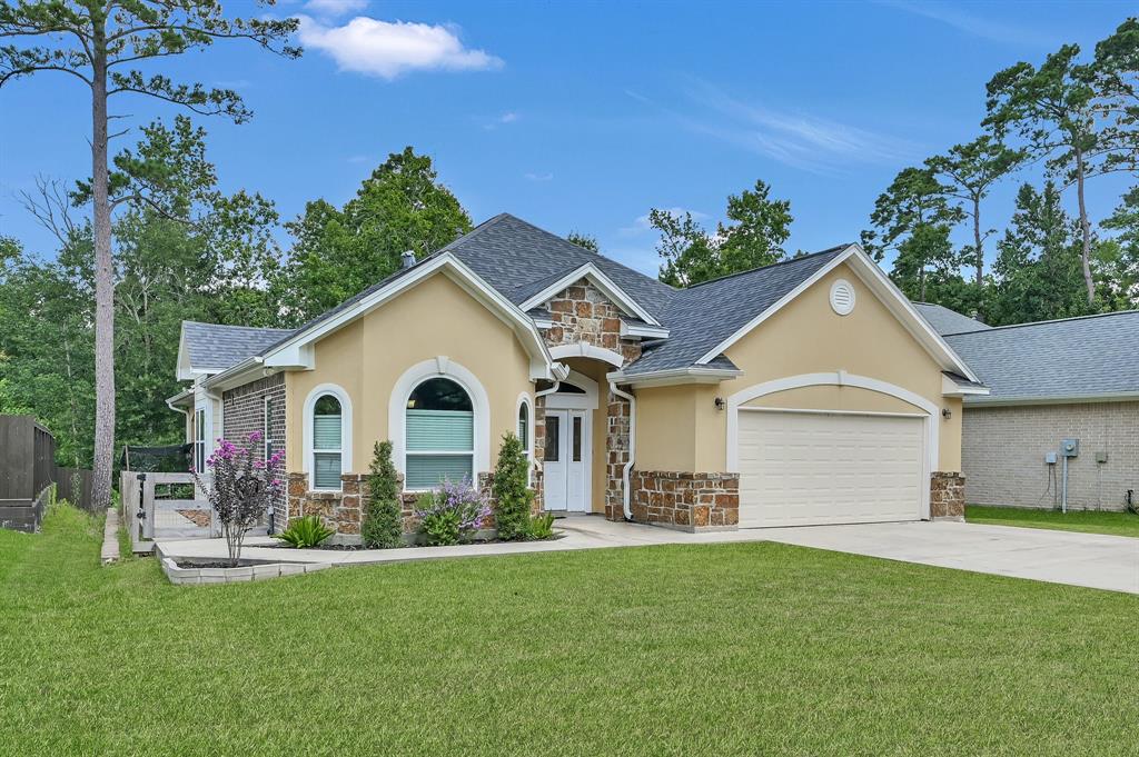 2371 La Salle Woods