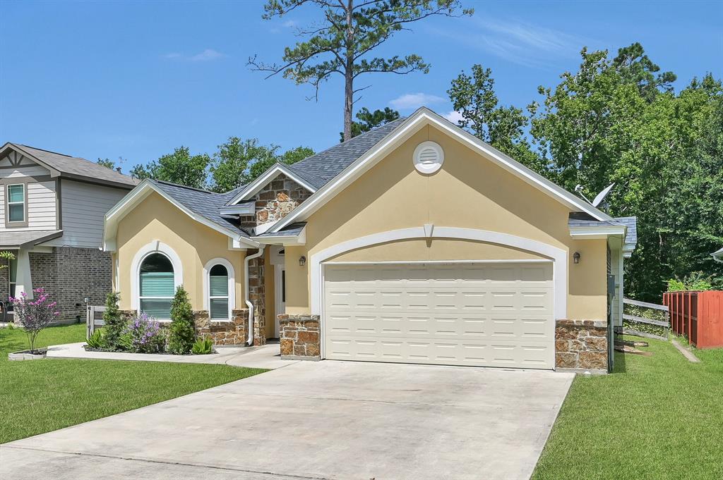 2371 La Salle Woods