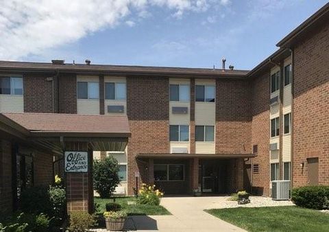 Photo of 319 E 12th St St, Anderson, IN 46016 (MLS # 87004605)