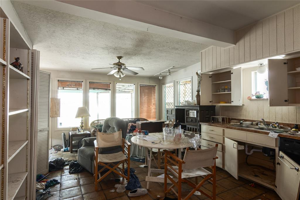 2011 Singleton Street, Houston, Texas image 10