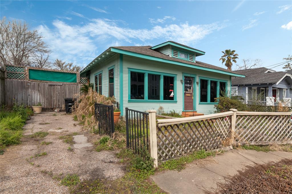 2011 Singleton Street, Houston, Texas image 3