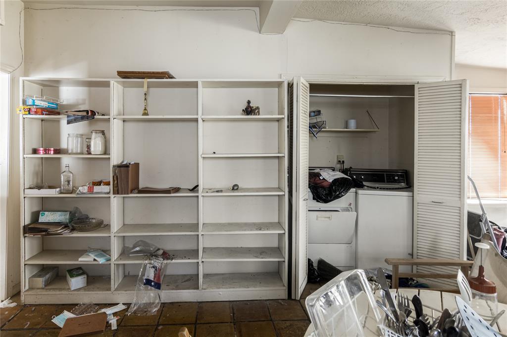 2011 Singleton Street, Houston, Texas image 13