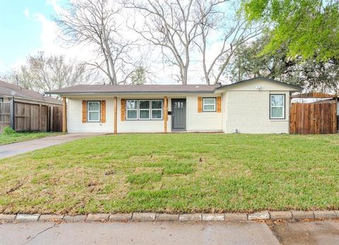 Single Family Residence in Houston TX 5663 Belmark Street.jpg