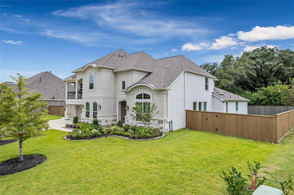 6815 Bernalillo Way, Spring, Texas image 4
