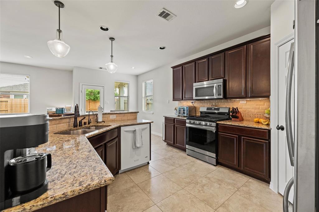 6215 Holly Oaks Court, Fulshear, Texas image 11