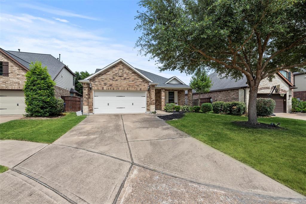 6215 Holly Oaks Court, Fulshear, Texas image 4