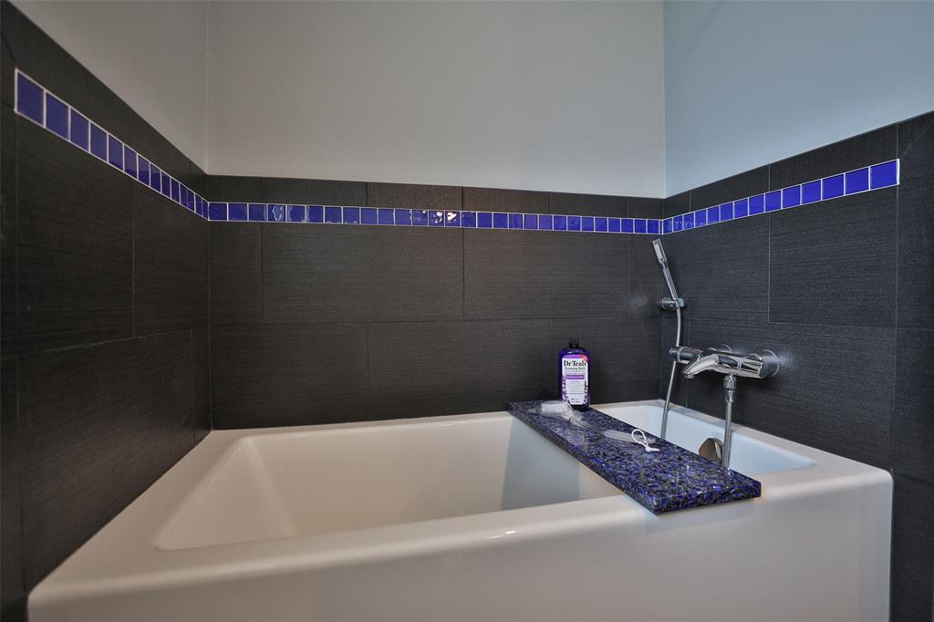 2427 Willowby Drive, Houston, Texas image 22