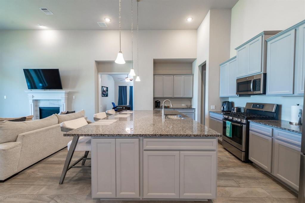 8518 Catlina Manor Lane