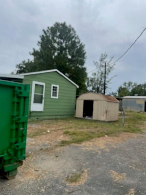 Photo 6 of 14 of 1618 Gault Road house