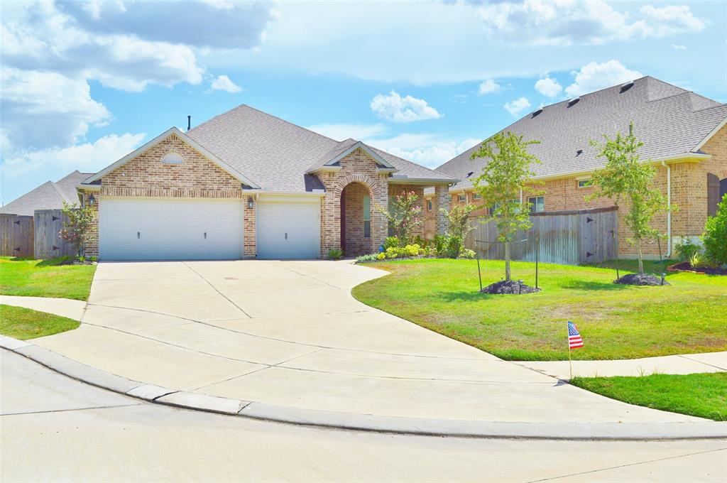 9323 Stablewood Lakes Lane