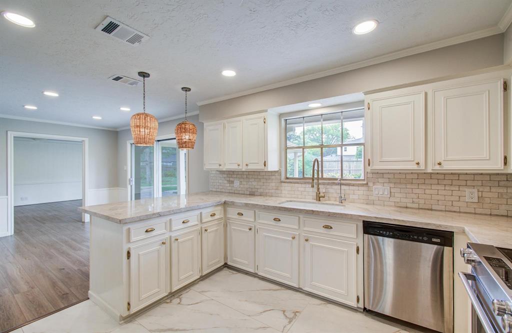 11022 Riverview Drive Dr, Houston, Texas image 19
