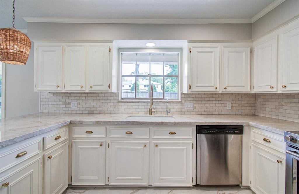 11022 Riverview Drive Dr, Houston, Texas image 18